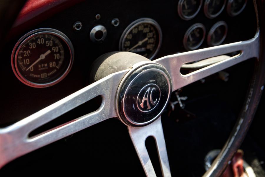 Панель приборов Shelby Cobra 289 (Mk II) 1963 года  (фото 17 из 44)
